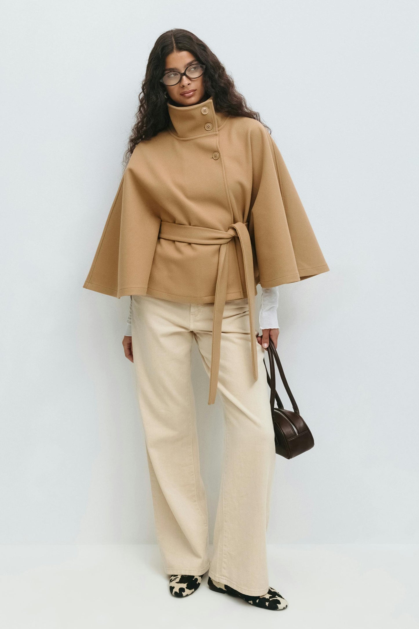ClaraCape™ – Elegante Cape Jacket